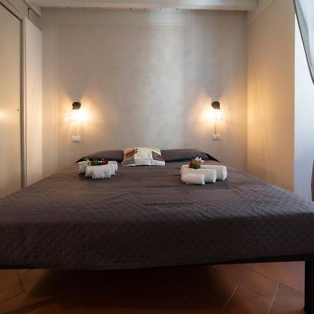 Homo Homini Lupus Apartman Brescia megye Kültér fotó