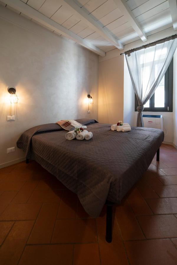 Homo Homini Lupus Apartman Brescia megye Kültér fotó