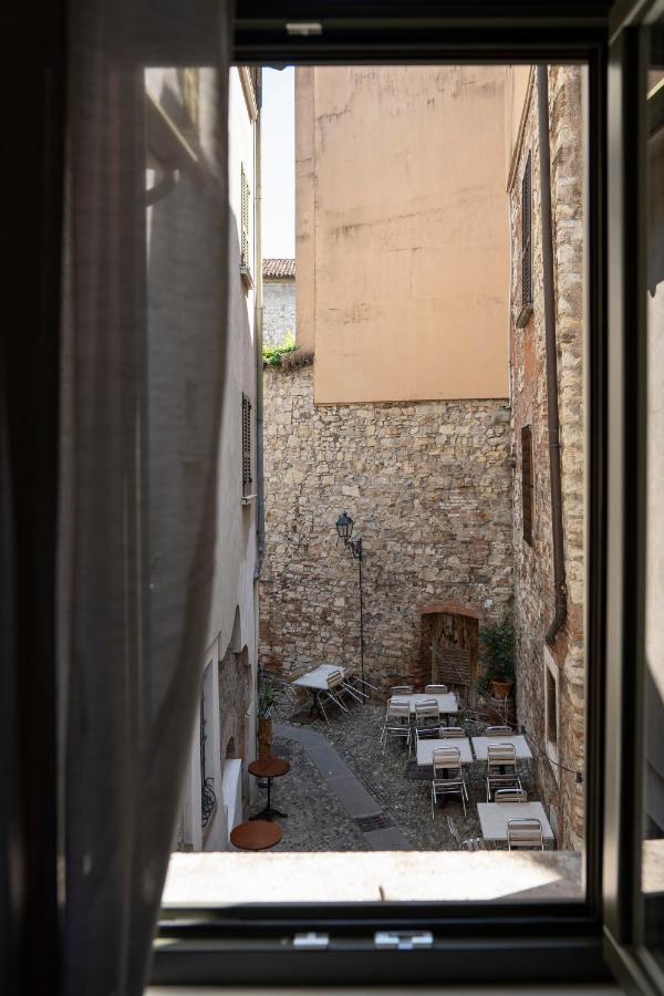 Homo Homini Lupus Apartman Brescia megye Kültér fotó
